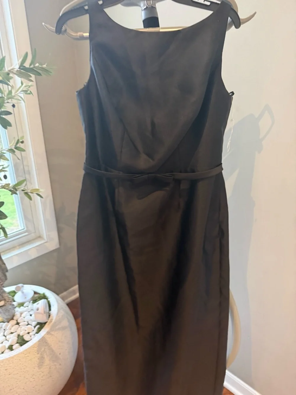 Alfred Sung Sleeveless Satin Twill Column Gown - Picture 4 of 10